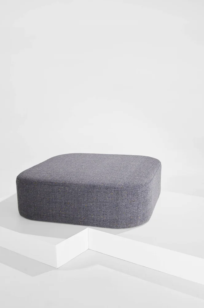 Ava stor puff i boucle 100×100 cm v:4561051