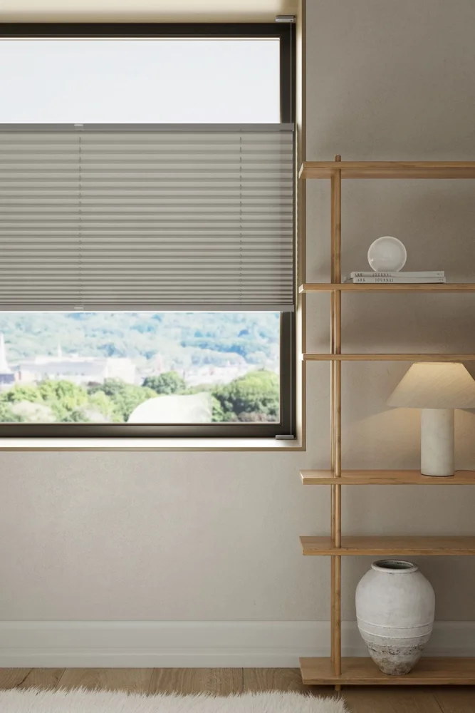 Lysfiltrerende plisségardin grå – 40×160 cm v:8366046 Lysfiltrerende plisségardin grå – 40×160 cm v:8366046