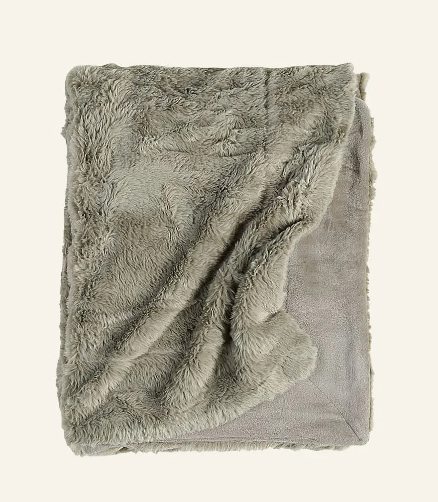Pelspledd olivengrønn – 130×170 cm v:6550463 Pelspledd olivengrønn – 130×170 cm v:6550463