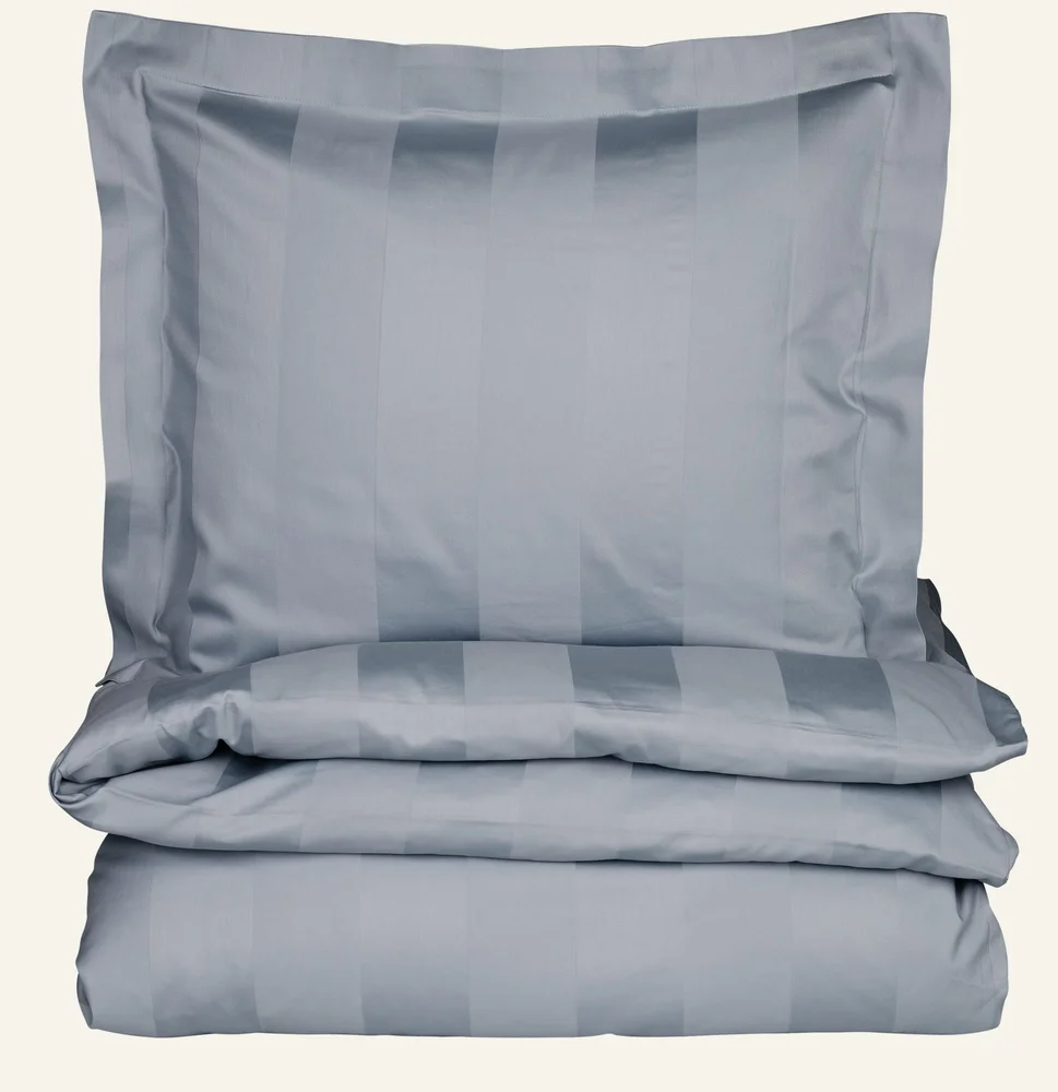 Sateng sengesett tåkeblå – 140×220 cm v:2232122 Sateng sengesett tåkeblå – 140×220 cm v:2232122