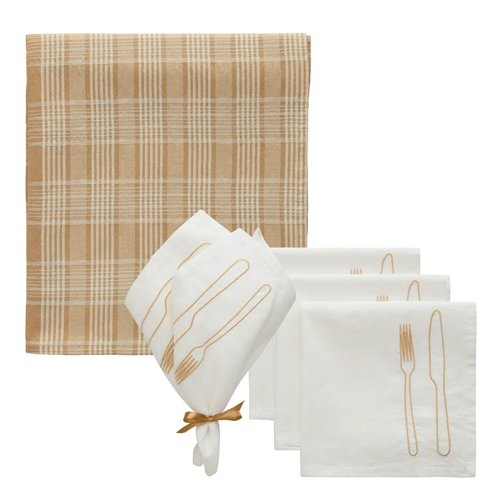 La Tavola / Rita Tekstilsett 4 Servietter + Duk, Hvit / Beige / Latte v:2649815 La Tavola / Rita Tekstilsett 4 Servietter + Duk, Hvit / Beige / Latte v:2649815